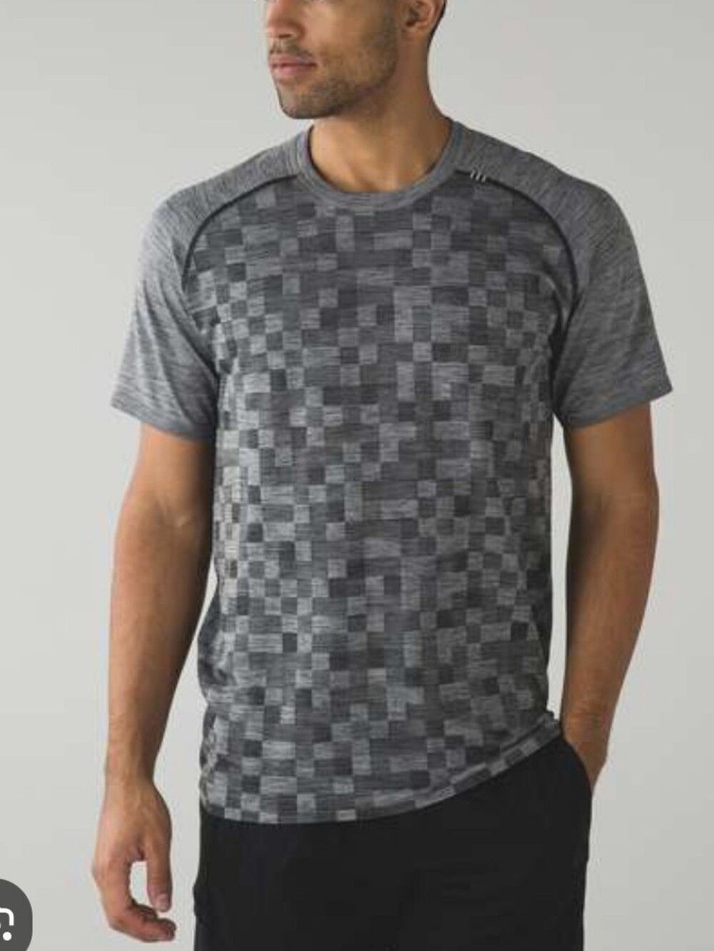 Lululemon Metal Vent Tech Gray Black Check Pattern T Shirt Men’s Sz Small